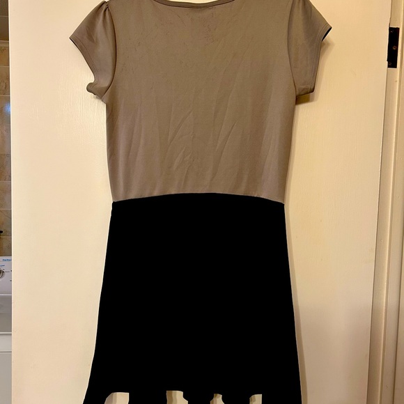 Harry Potter Gryffindor Dress Juniors L - Picture 2 of 4